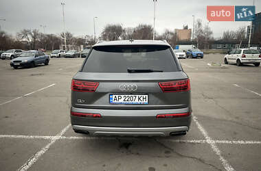 Позашляховик / Кросовер Audi Q7 2018 в 