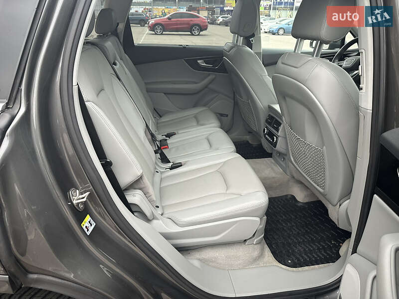 Позашляховик / Кросовер Audi Q7 2018 в Запоріжжі