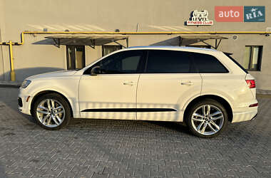 Позашляховик / Кросовер Audi Q7 2017 в 