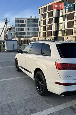 Позашляховик / Кросовер Audi Q7 2017 в Львові