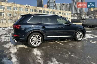 Позашляховик / Кросовер Audi Q7 2016 в Києві