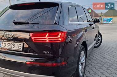 Внедорожник / Кроссовер Audi Q7 2016 в 