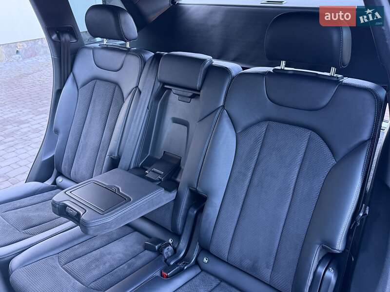 Внедорожник / Кроссовер Audi Q7 2020 в Ровно