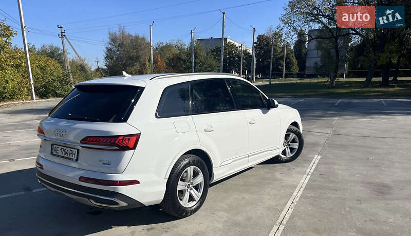 Внедорожник / Кроссовер Audi Q7 2021 в Синельниково
