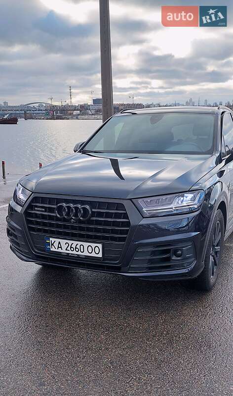 Внедорожник / Кроссовер Audi Q7 2016 в 