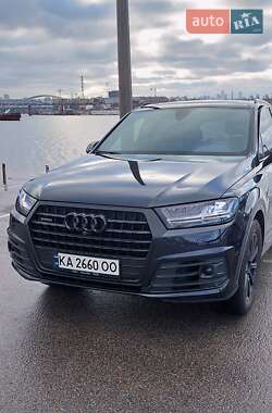 Внедорожник / Кроссовер Audi Q7 2016 в 