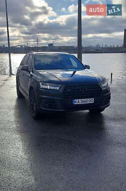 Внедорожник / Кроссовер Audi Q7 2016 в 