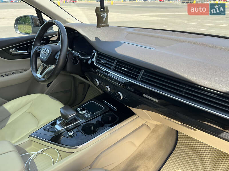 Внедорожник / Кроссовер Audi Q7 2017 в Одессе