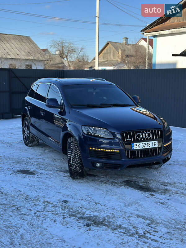 Позашляховик / Кросовер Audi Q7 2009 в Рівному