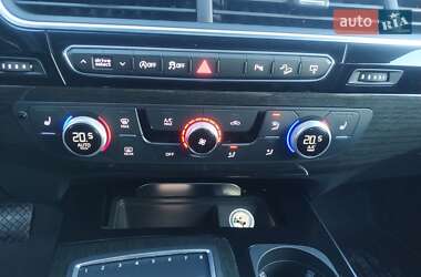 Внедорожник / Кроссовер Audi Q7 2017 в 