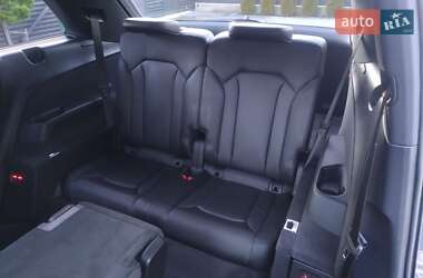 Внедорожник / Кроссовер Audi Q7 2017 в 