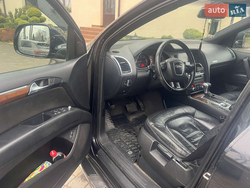 Позашляховик / Кросовер Audi Q7 2006 в Стрию