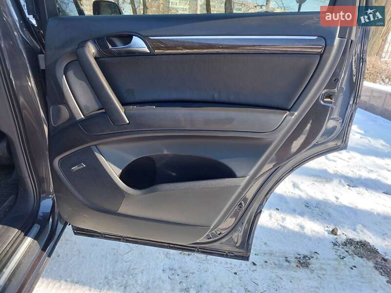 Внедорожник / Кроссовер Audi Q7 2007 в Звягеле