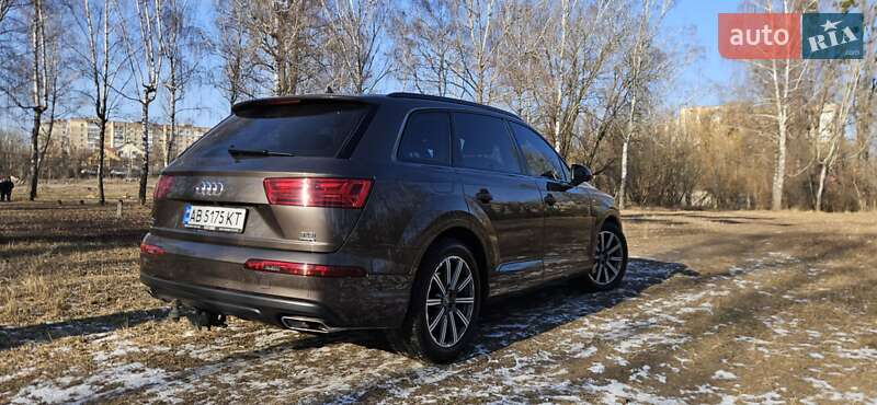 Позашляховик / Кросовер Audi Q7 2016 в Вінниці