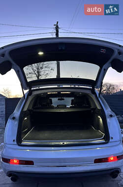 Внедорожник / Кроссовер Audi Q7 2011 в 