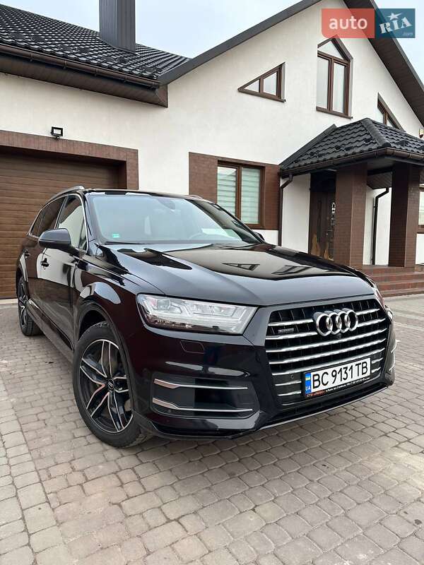 Внедорожник / Кроссовер Audi Q7 2017 в 