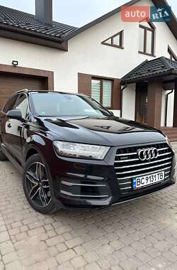 Внедорожник / Кроссовер Audi Q7 2017 в 