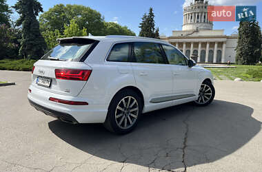 Внедорожник / Кроссовер Audi Q7 2018 в 
