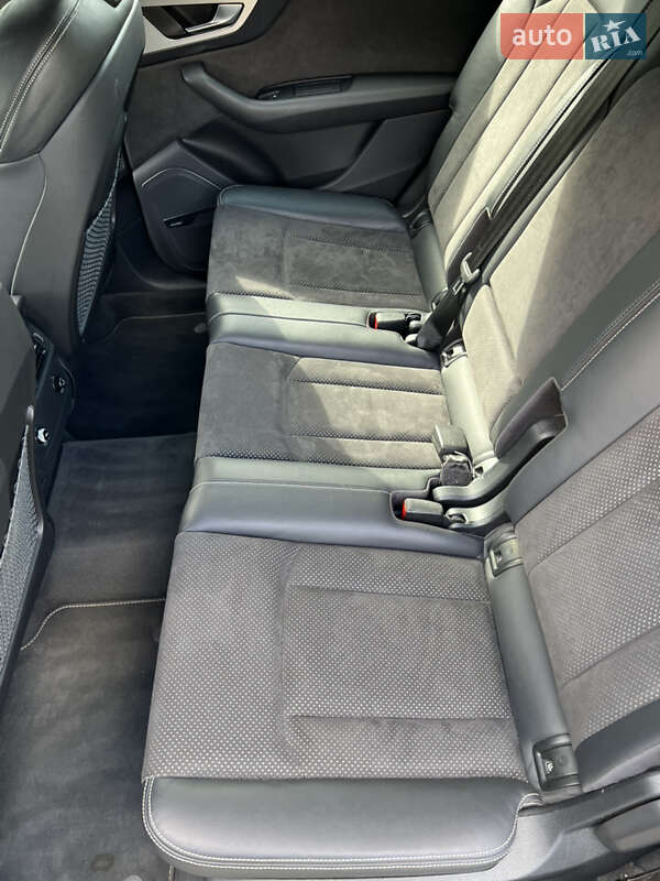 Позашляховик / Кросовер Audi Q7 2018 в Києві