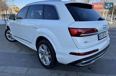 Внедорожник / Кроссовер Audi Q7 2020 в 