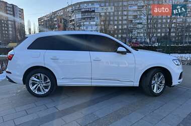 Внедорожник / Кроссовер Audi Q7 2020 в 