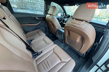 Внедорожник / Кроссовер Audi Q7 2020 в 
