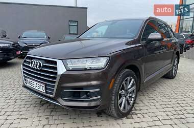 Внедорожник / Кроссовер Audi Q7 2016 в 