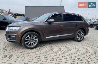 Внедорожник / Кроссовер Audi Q7 2016 в 