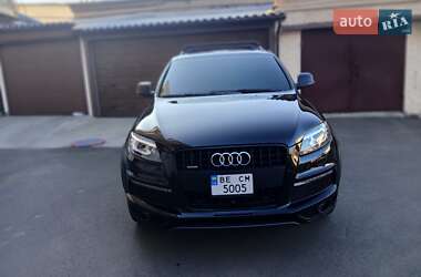 Внедорожник / Кроссовер Audi Q7 2013 в 