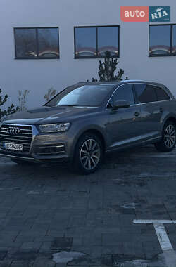 Позашляховик / Кросовер Audi Q7 2017 в 