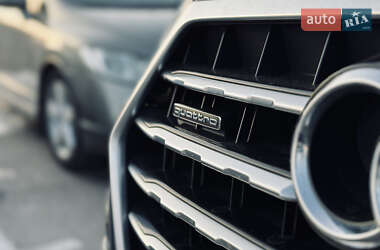Внедорожник / Кроссовер Audi Q7 2017 в 