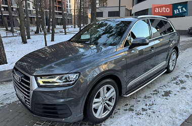 Позашляховик / Кросовер Audi Q7 2015 в Києві