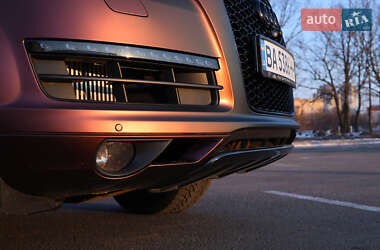 Внедорожник / Кроссовер Audi Q7 2012 в 
