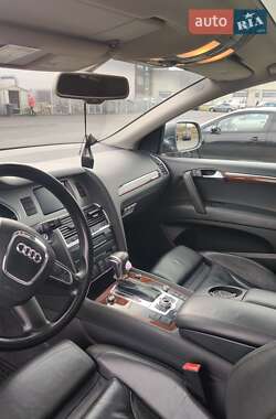 Внедорожник / Кроссовер Audi Q7 2010 в 