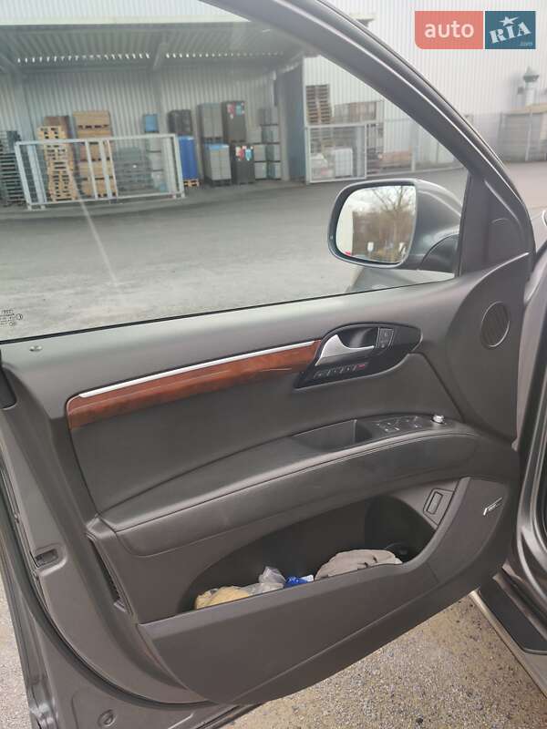 Внедорожник / Кроссовер Audi Q7 2010 в Харькове