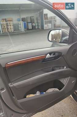 Внедорожник / Кроссовер Audi Q7 2010 в 