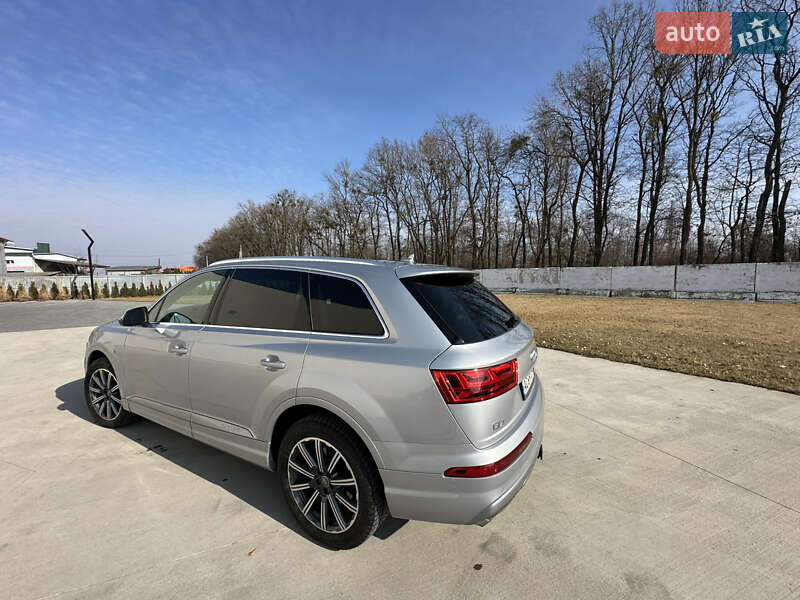 Внедорожник / Кроссовер Audi Q7 2015 в Луцке