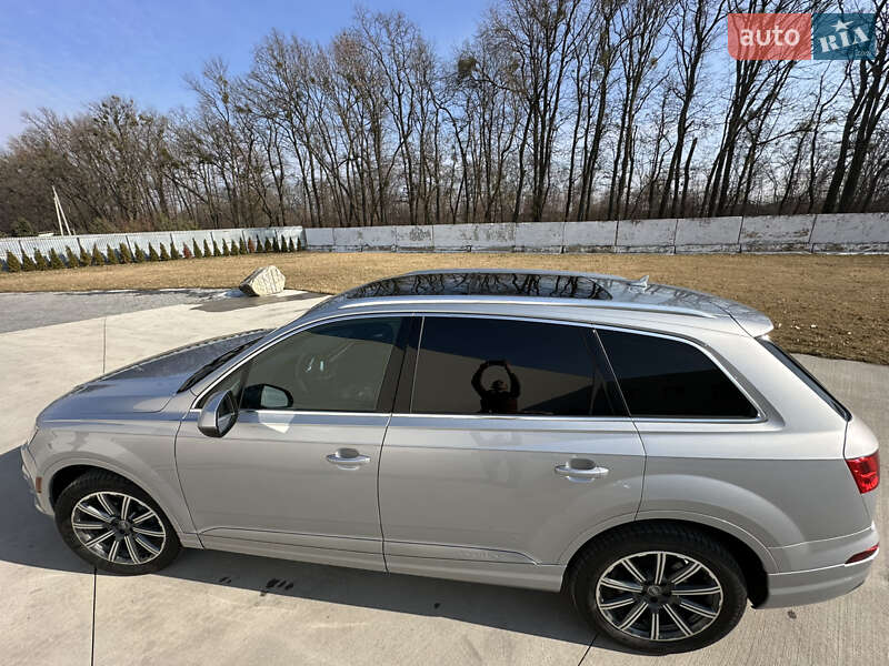 Внедорожник / Кроссовер Audi Q7 2015 в Луцке