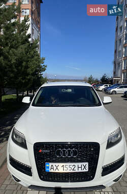 Позашляховик / Кросовер Audi Q7 2010 в 
