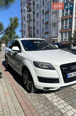 Позашляховик / Кросовер Audi Q7 2010 в 