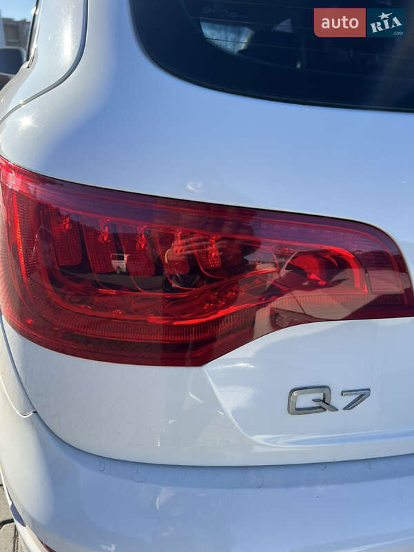 Позашляховик / Кросовер Audi Q7 2010 в Івано-Франківську