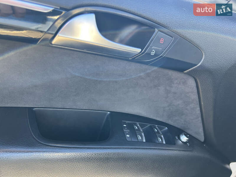 Позашляховик / Кросовер Audi Q7 2010 в Івано-Франківську