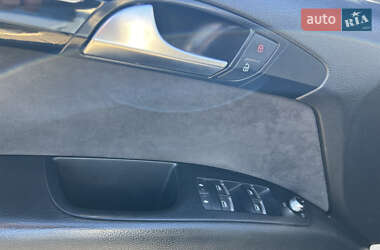 Позашляховик / Кросовер Audi Q7 2010 в 