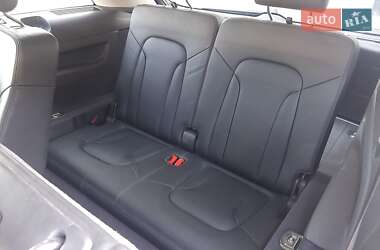 Позашляховик / Кросовер Audi Q7 2013 в 