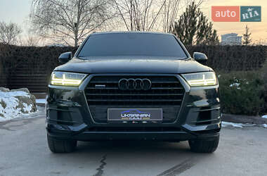 Внедорожник / Кроссовер Audi Q7 2016 в 