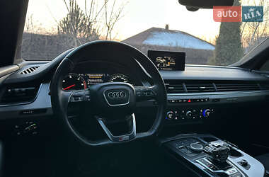 Внедорожник / Кроссовер Audi Q7 2016 в 