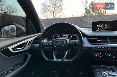 Внедорожник / Кроссовер Audi Q7 2016 в 