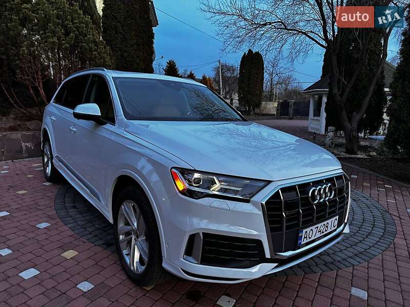 Внедорожник / Кроссовер Audi Q7 2021 в Хусте