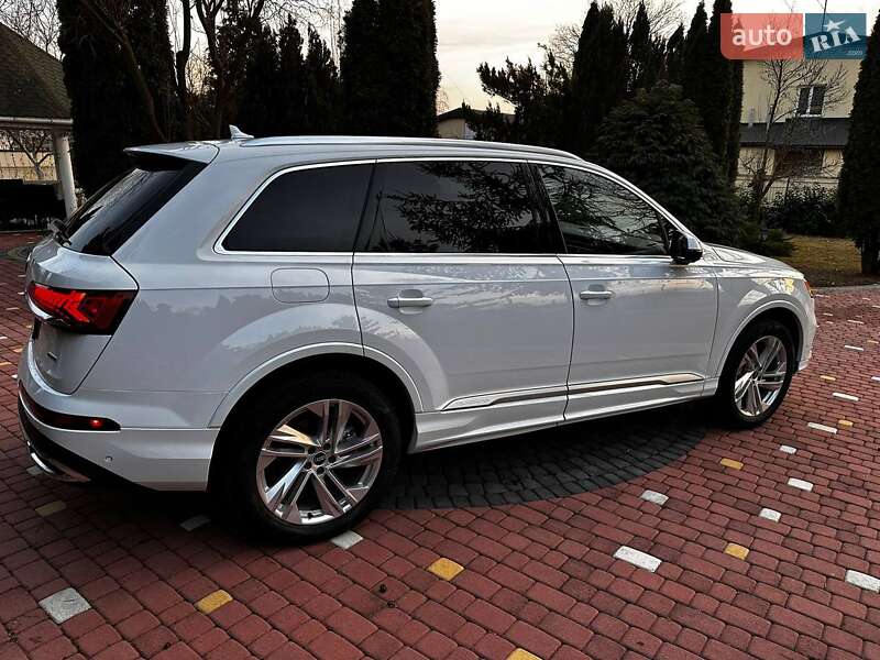 Внедорожник / Кроссовер Audi Q7 2021 в Хусте