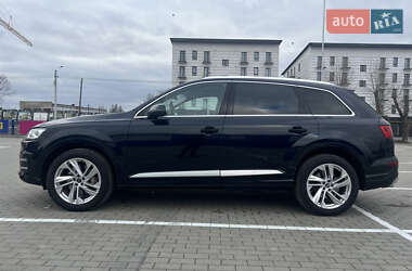 Внедорожник / Кроссовер Audi Q7 2017 в 